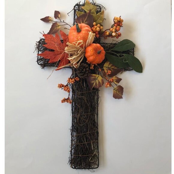 Wire-frame Cross inset with grapevine, Autumn decor (pumpkins, berries, leaves) - Picture 1 of 5